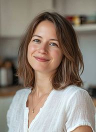 Bella W., verified DoMyHomework writer
